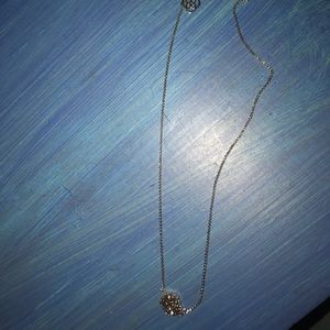 Kendra scott necklace